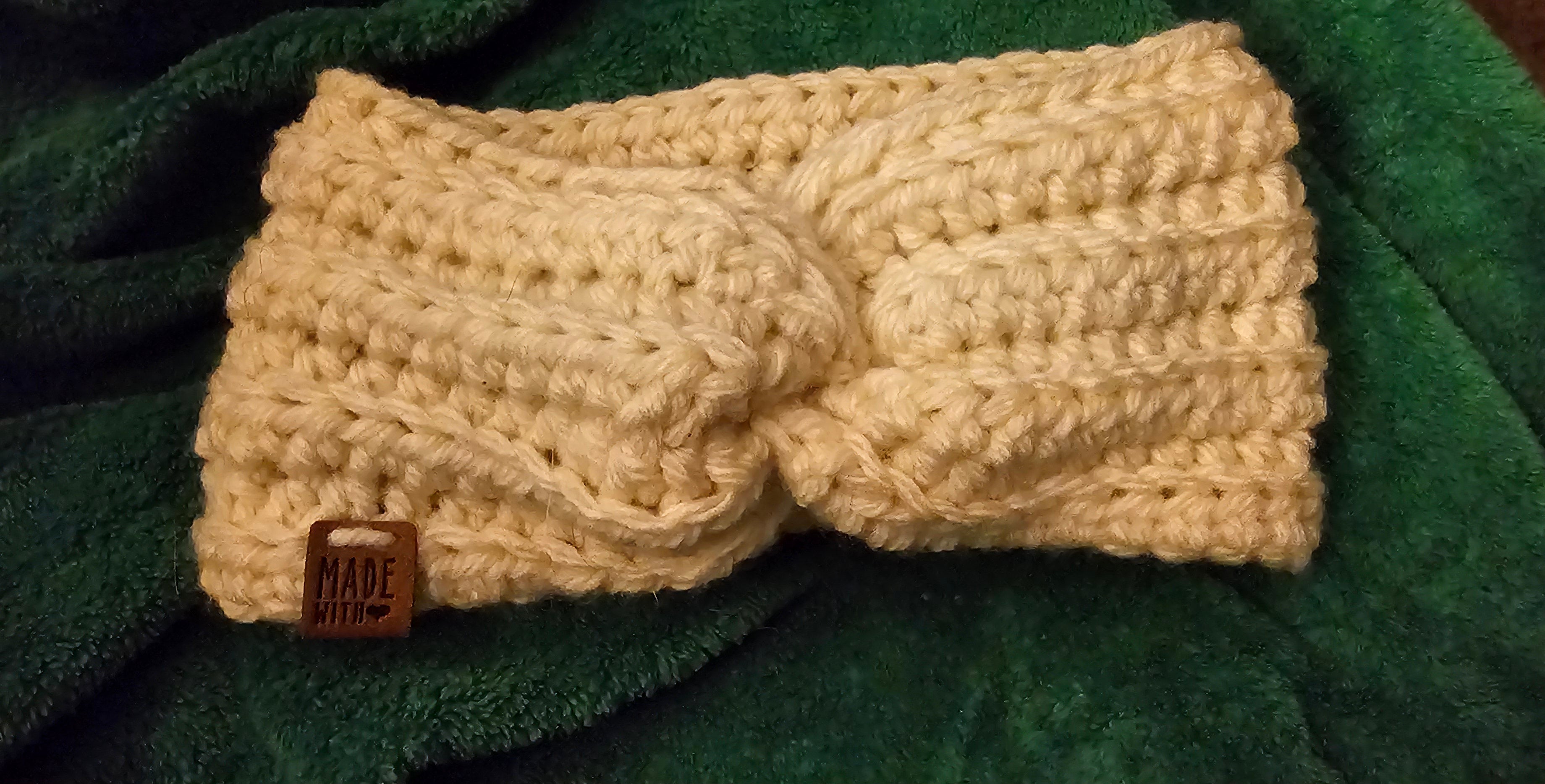 Cream twisted earwarmer