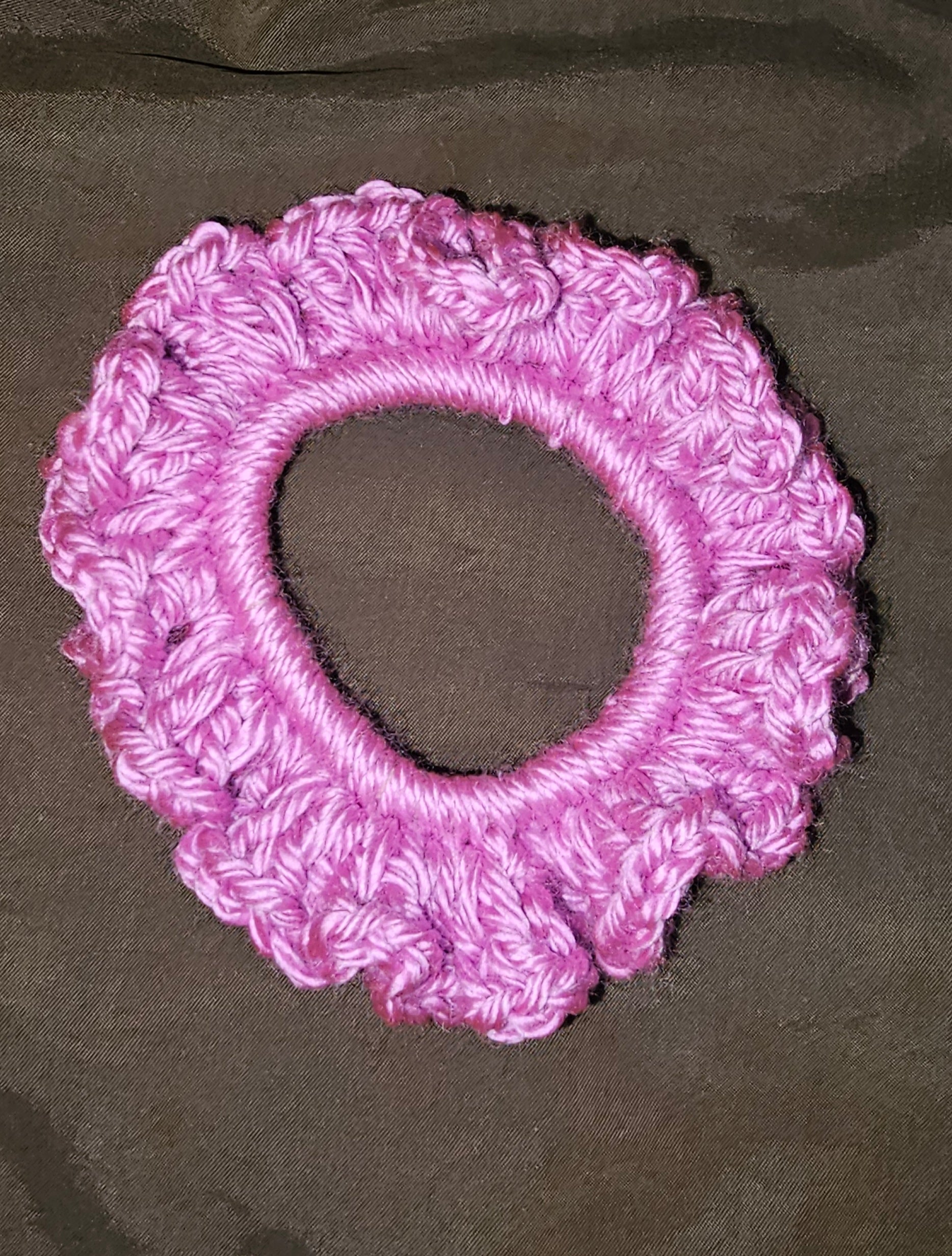 Berry ruffles scrunchie