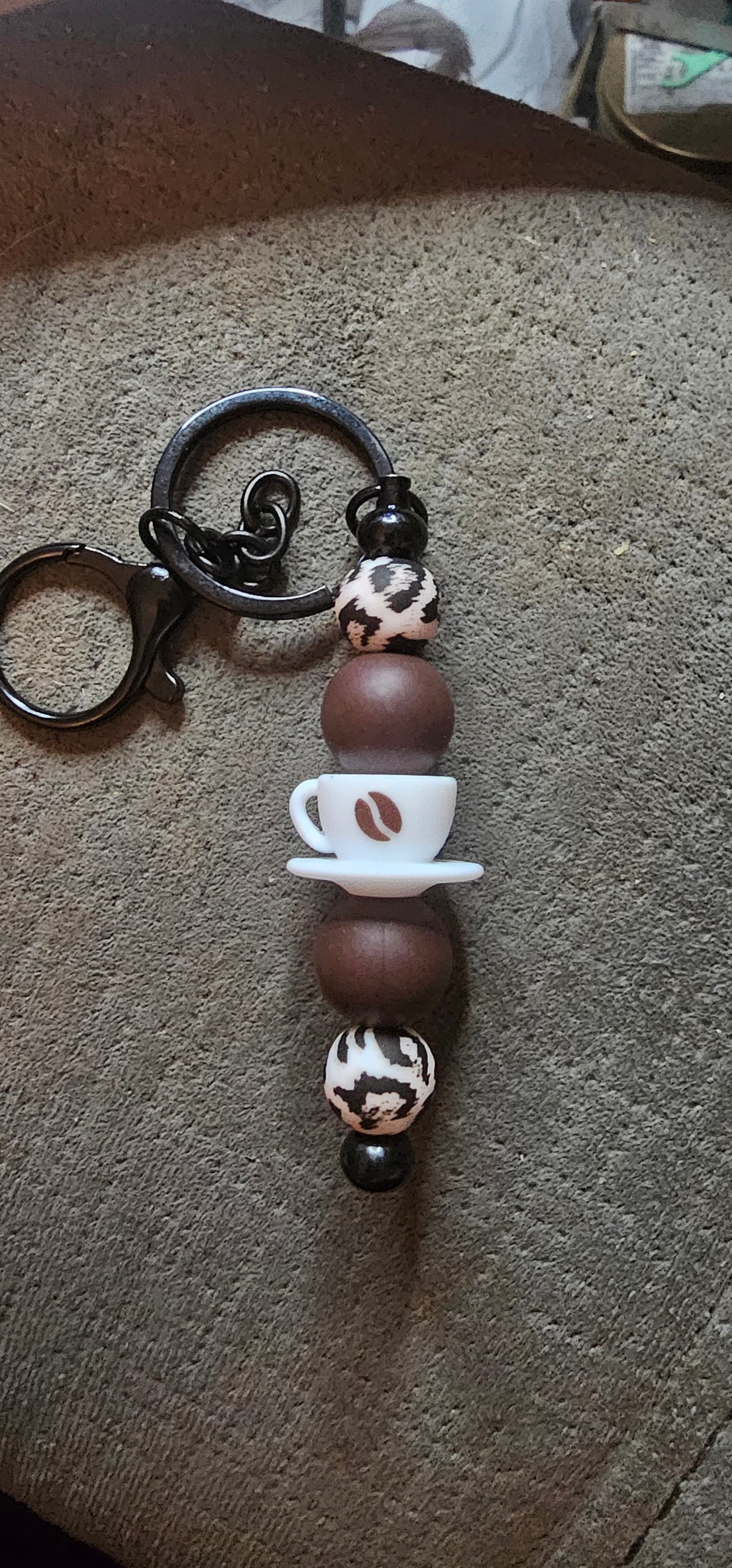 Coffee cup brown and beans keychain