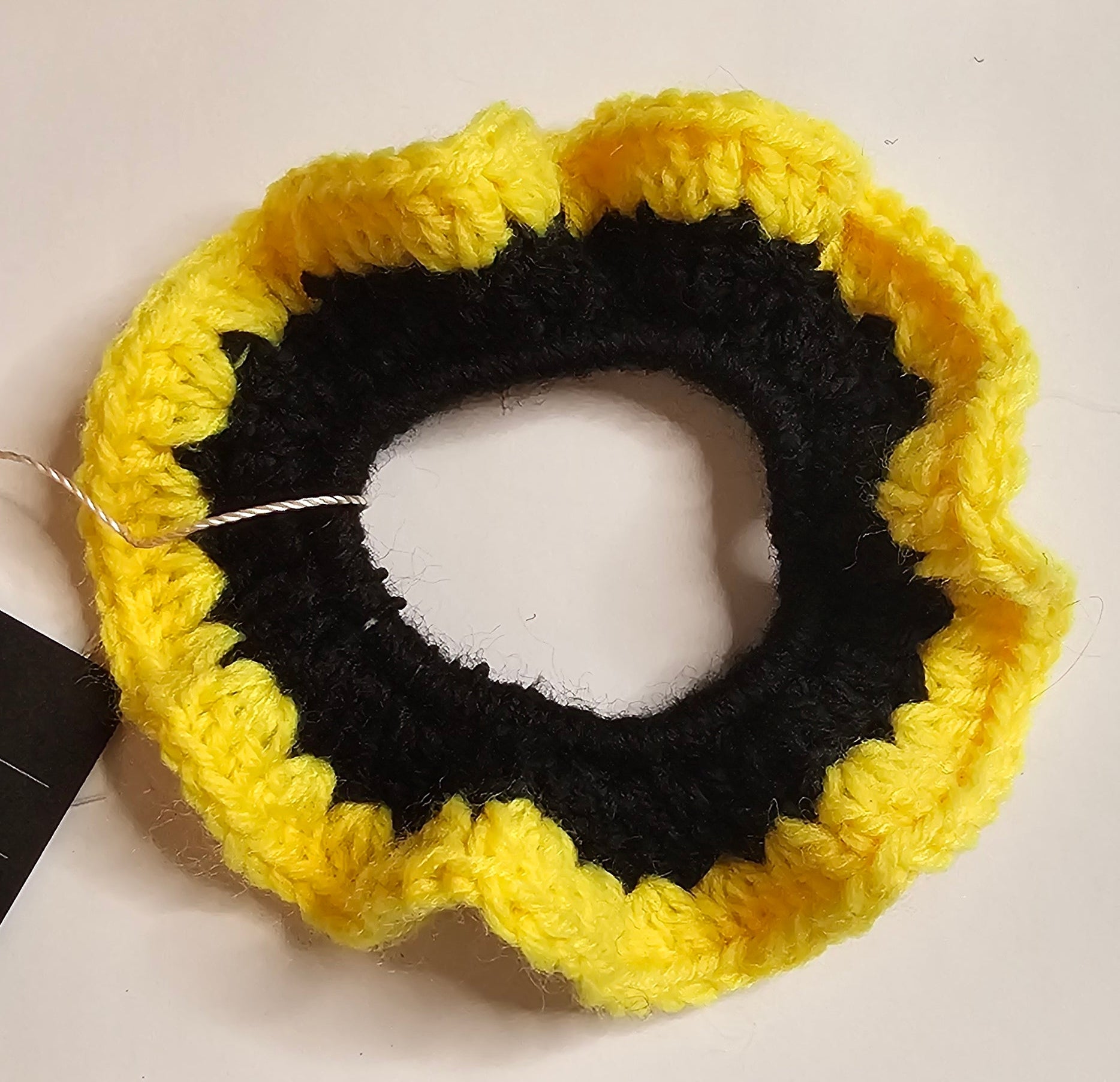 black and yellow ripples scrunchy